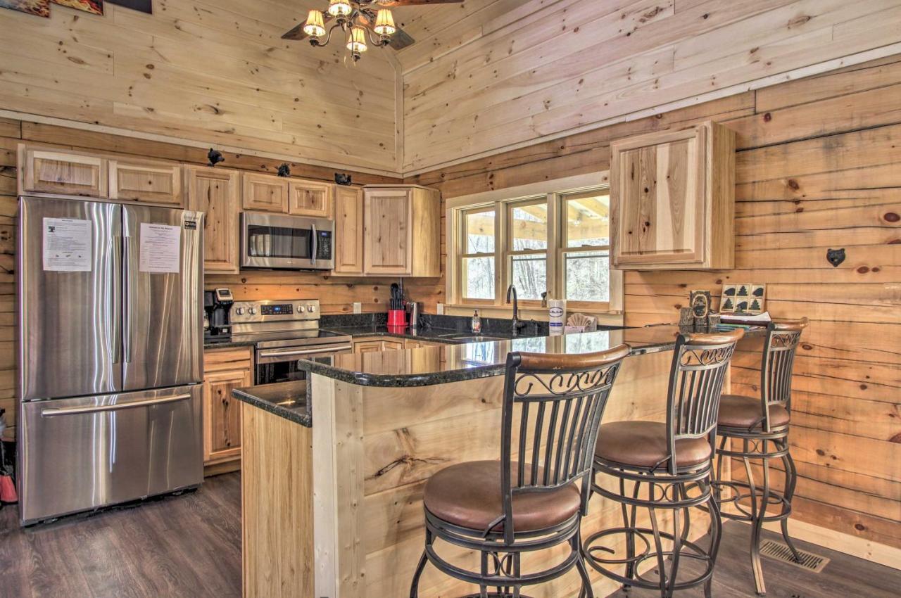 The Phoenix Cabin With Hot Tub In Gatlinburg! Zewnętrze zdjęcie