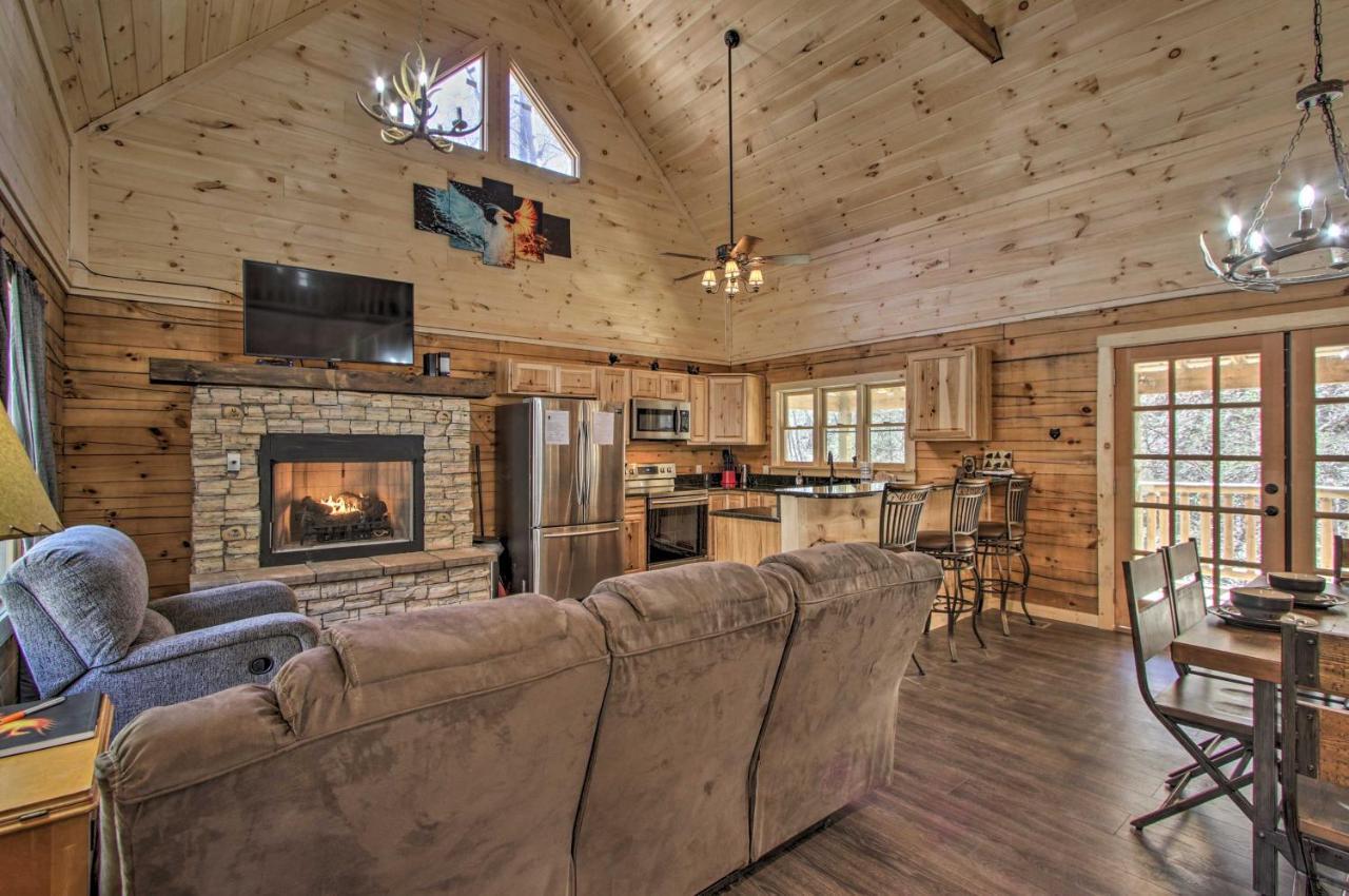 The Phoenix Cabin With Hot Tub In Gatlinburg! Zewnętrze zdjęcie