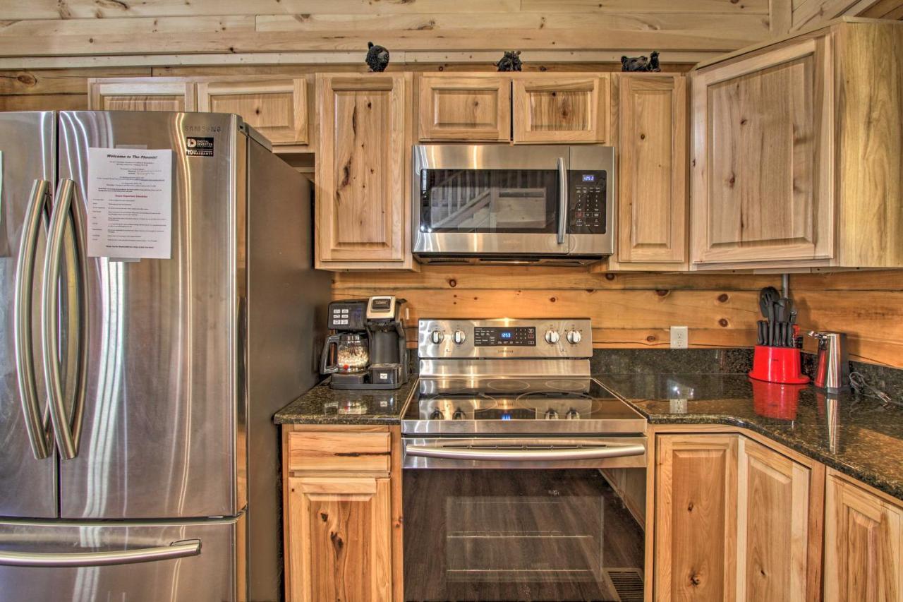 The Phoenix Cabin With Hot Tub In Gatlinburg! Zewnętrze zdjęcie