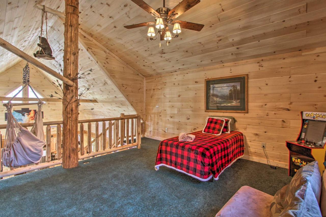 The Phoenix Cabin With Hot Tub In Gatlinburg! Zewnętrze zdjęcie