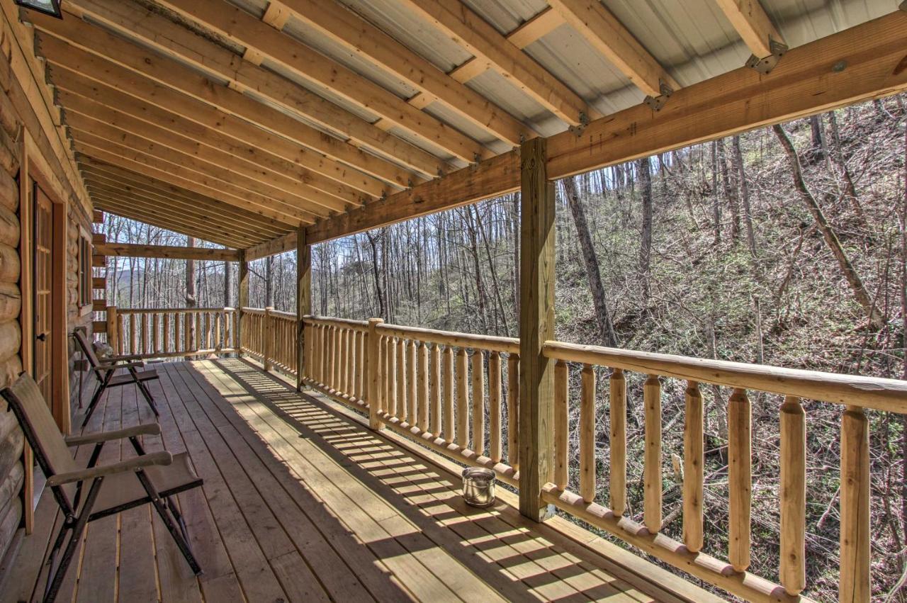 The Phoenix Cabin With Hot Tub In Gatlinburg! Zewnętrze zdjęcie