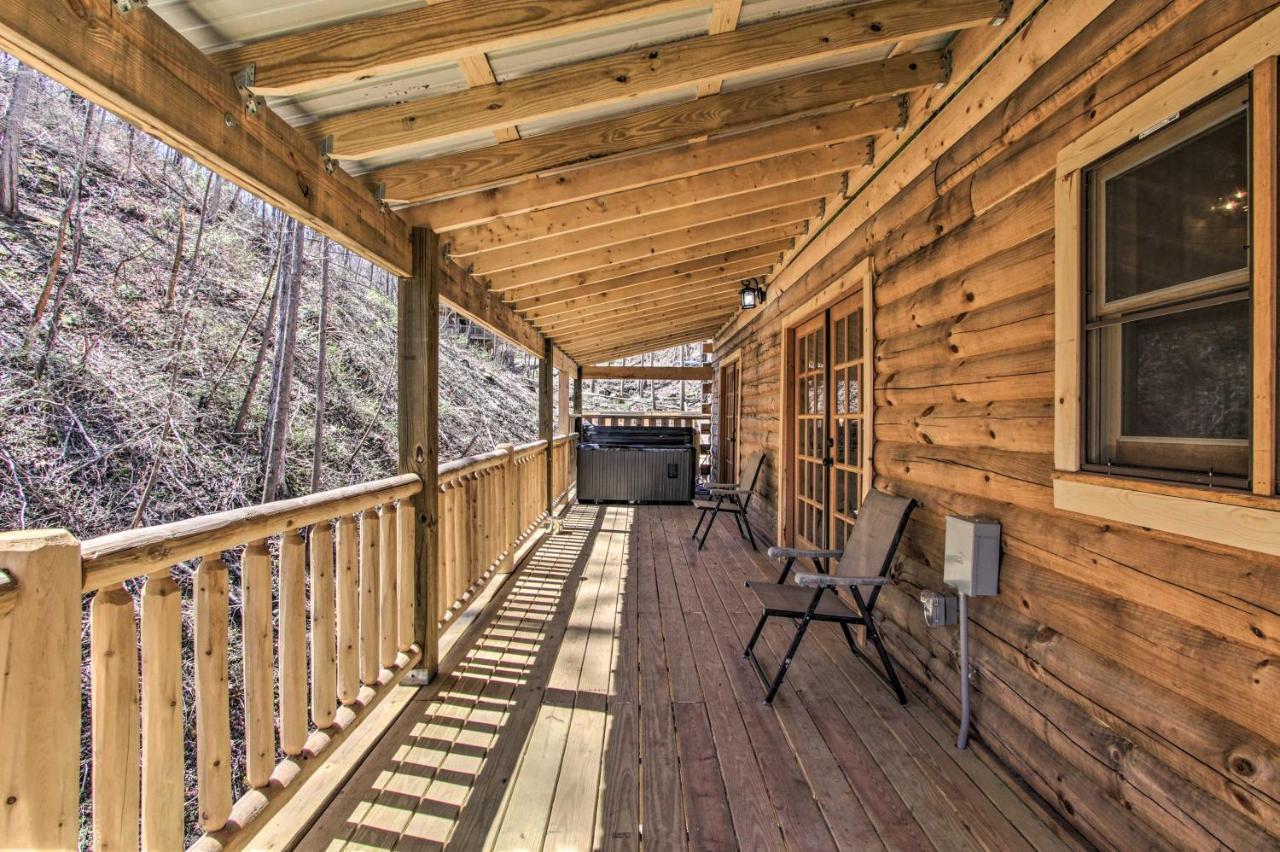 The Phoenix Cabin With Hot Tub In Gatlinburg! Zewnętrze zdjęcie
